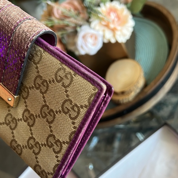 Gucci wallet long beige with purple leather lining and interior. - Picture 3 of 9